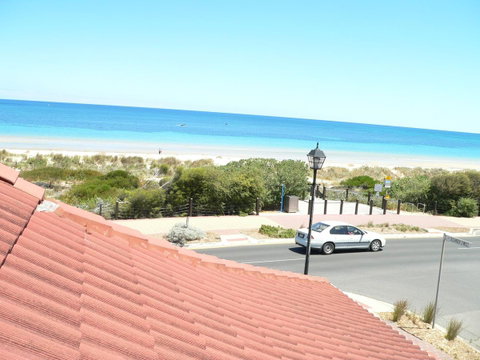 Brighton Beach House - Accommodation Rockhampton 11