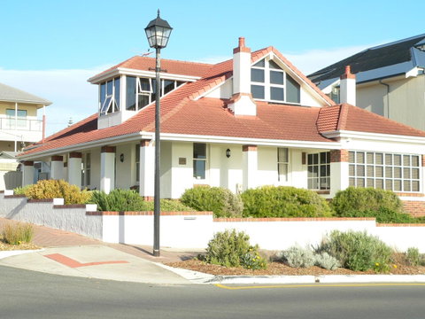 Brighton Beach House - Accommodation Rockhampton 5