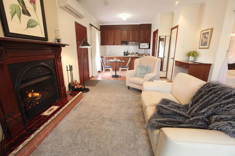 Wine And Roses Bed And Breakfast - Accommodation Rockhampton 16
