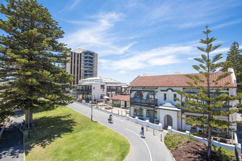 Seawall Apartments - Accommodation Rockhampton 0