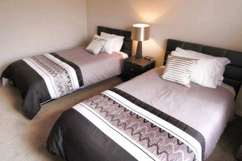 Casavino Luxury Villa - Accommodation Rockhampton 33