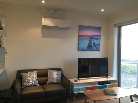 Penneshaw Oceanview Apartments - Accommodation Rockhampton 7