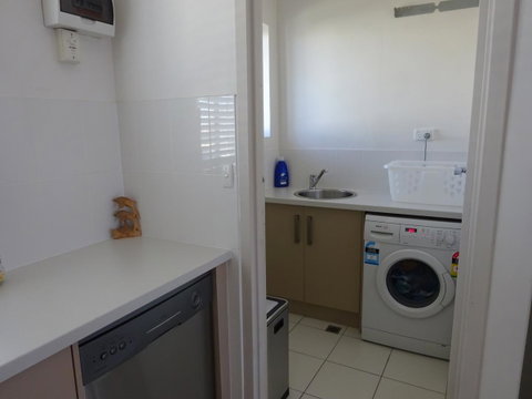 Selene Holiday Apartment @West Beach - Accommodation Rockhampton 18