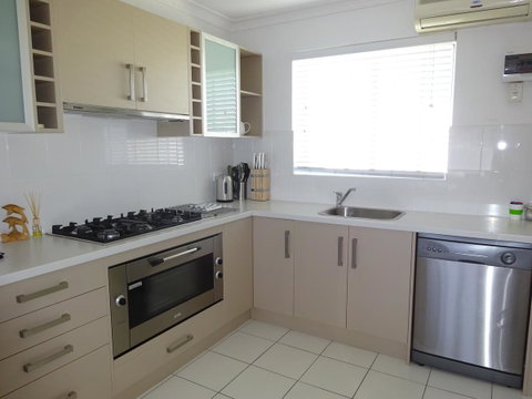 Selene Holiday Apartment @West Beach - Accommodation Rockhampton 16