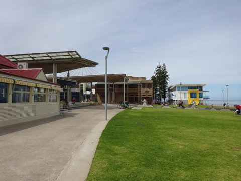Selene Holiday Apartment @West Beach - Accommodation Rockhampton 28