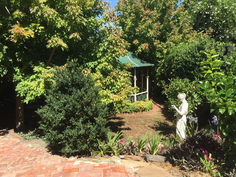 8 Osborne - Accommodation Rockhampton 1