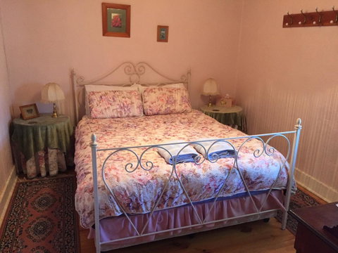 Lavender Cottage B&B - Accommodation Rockhampton 1