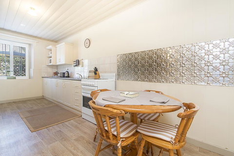 Stoneleigh Cottage Bed And Breakfast - Accommodation Rockhampton 6