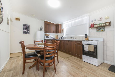 Stoneleigh Cottage Bed And Breakfast - Accommodation Rockhampton 9