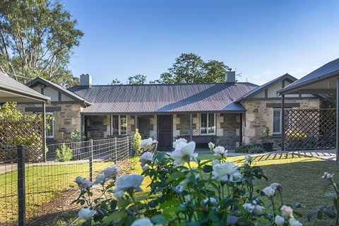 Stoneleigh Cottage Bed And Breakfast - Accommodation Rockhampton 0