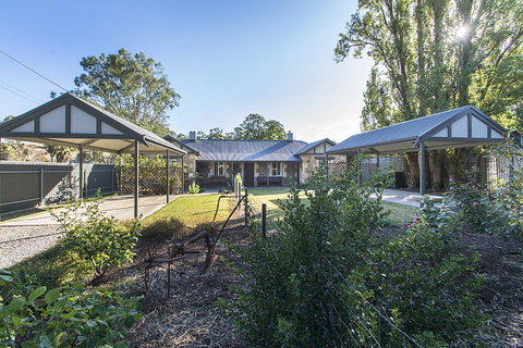 Stoneleigh Cottage Bed And Breakfast - Accommodation Rockhampton 3