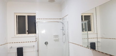 Unit In Marion - Accommodation Rockhampton 9