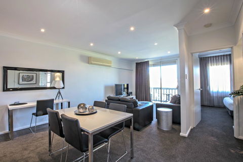 Adelaide DressCircle Apartments - Archer Street - Accommodation Rockhampton 0