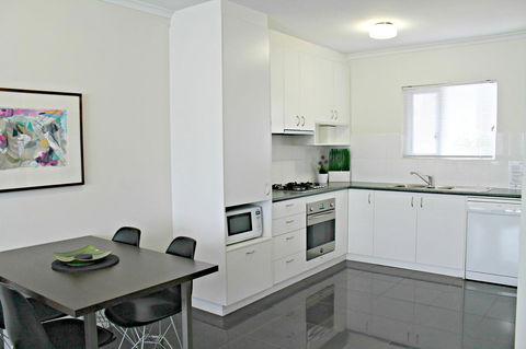 Adelaide DressCircle Apartments - Archer Street - Accommodation Rockhampton 10