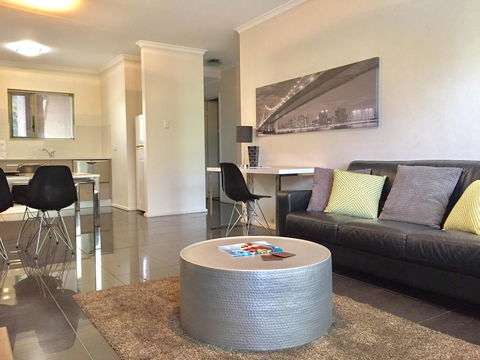 Adelaide DressCircle Apartments - Archer Street - Accommodation Rockhampton 7