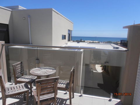 Atlantic West Beach Apartments - Accommodation Rockhampton 11