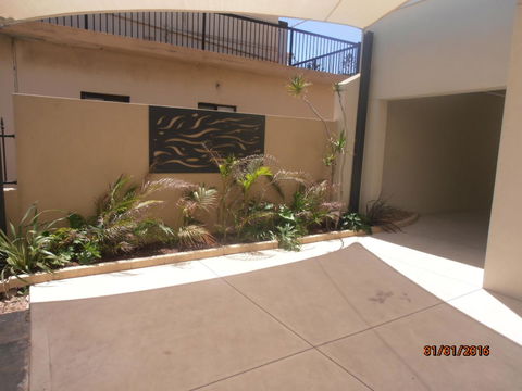 Atlantic West Beach Apartments - Accommodation Rockhampton 8