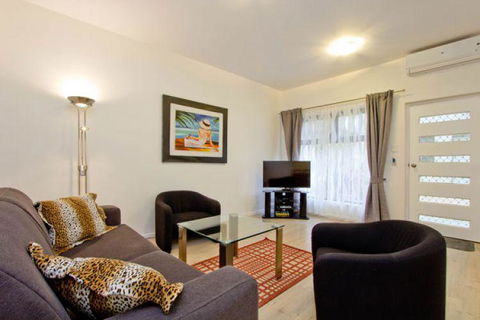 Atlantic West Beach Apartments - Accommodation Rockhampton 1