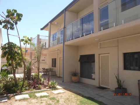 Atlantic West Beach Apartments - Accommodation Rockhampton 7
