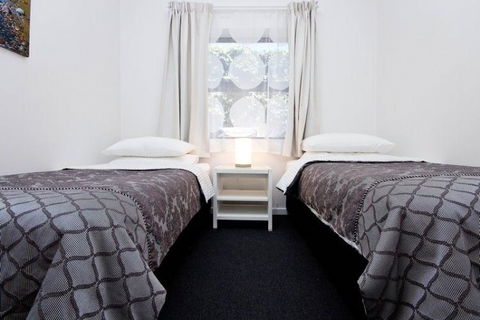 Atlantic West Beach Apartments - Accommodation Rockhampton 13