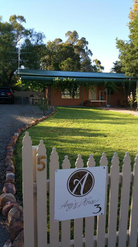 Amy\'s House Bed & Breakfast - Accommodation Rockhampton 11