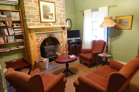 Amy\'s House Bed & Breakfast - Accommodation Rockhampton 12