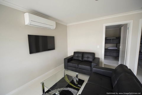 Paringa Resort - Accommodation Rockhampton 3