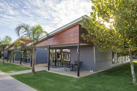 Paringa Resort - Accommodation Rockhampton 0