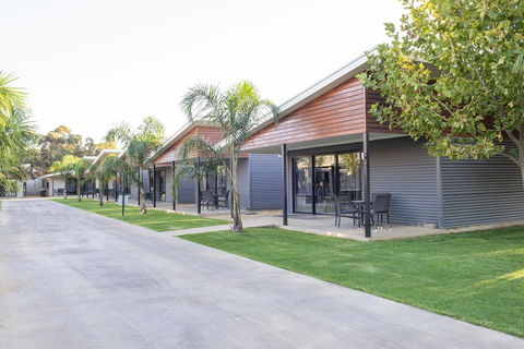 Paringa Resort - Accommodation Rockhampton 4