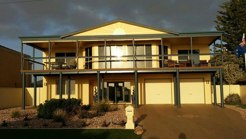 Beachside Escape On The Esplanade - Accommodation Rockhampton 0