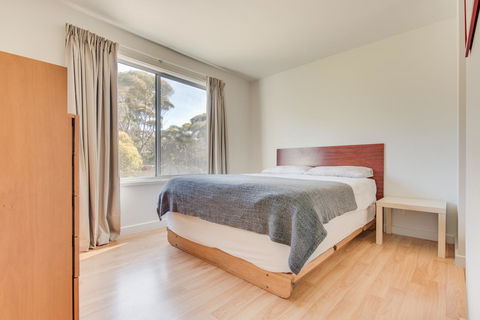 The Island House - Accommodation Rockhampton 3