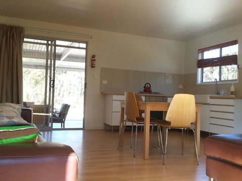 The Island House - Accommodation Rockhampton 9