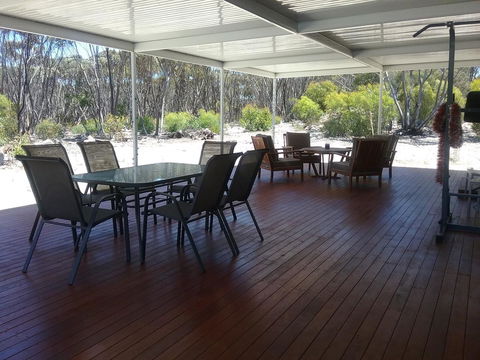 The Island House - Accommodation Rockhampton 0