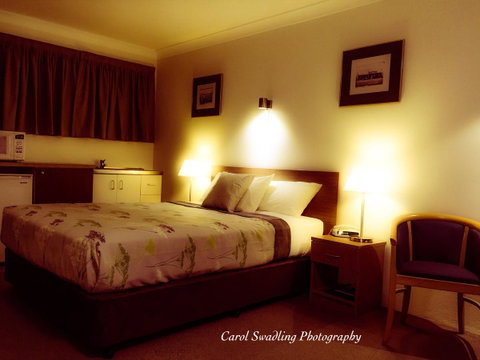Ten Dollar Town Motel - Accommodation Rockhampton 4