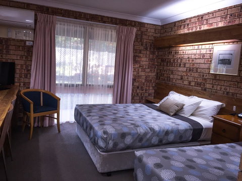Ten Dollar Town Motel - Accommodation Rockhampton 5