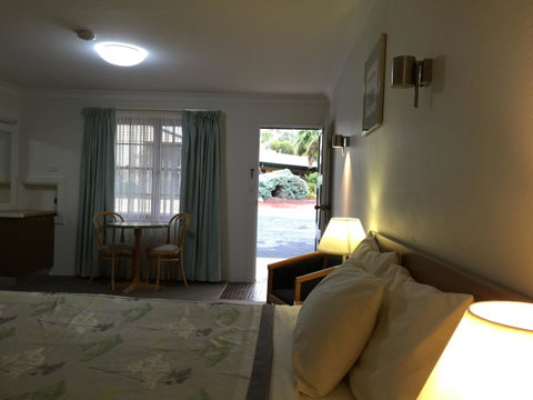 Ten Dollar Town Motel - Accommodation Rockhampton 29