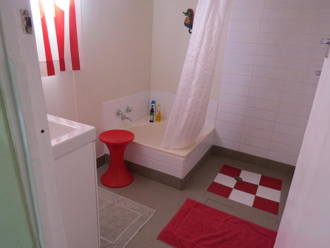 The Pig And Whistle - Accommodation Rockhampton 11