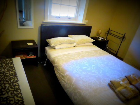 The Pig And Whistle - Accommodation Rockhampton 12