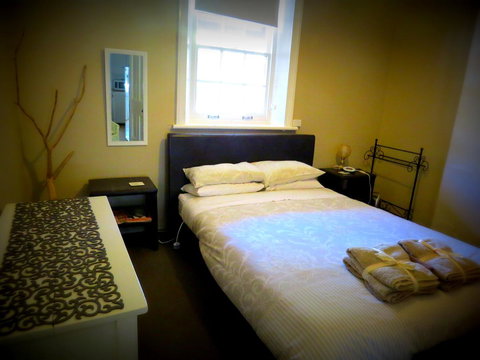 The Pig And Whistle - Accommodation Rockhampton 10