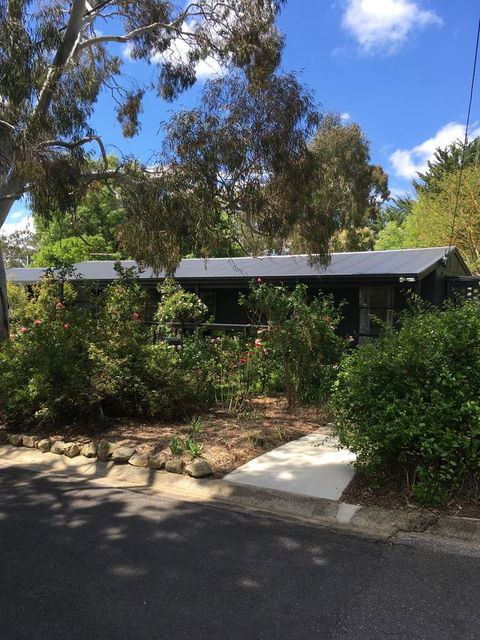 Hilltop Too - Accommodation Rockhampton 0