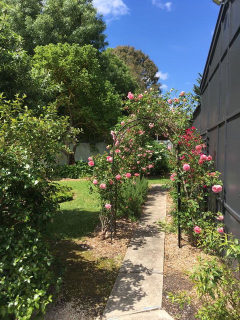 Hilltop Too - Accommodation Rockhampton 5