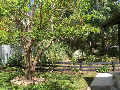 Hilltop Too - Accommodation Rockhampton 7