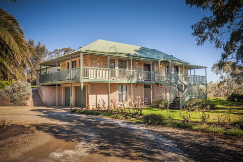 Angaston Saleyards Luxury Accommodation - Accommodation Rockhampton 0