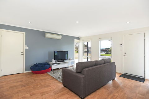 'Hope House' - Encounter Bay - Accommodation Rockhampton 11