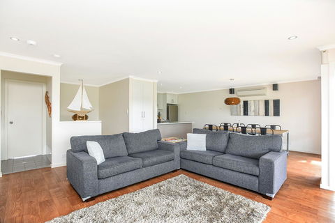 'Hope House' - Encounter Bay - Accommodation Rockhampton 4