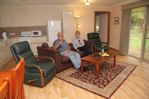 Camawald Coonawarra Cottage B&B - Accommodation Rockhampton 4