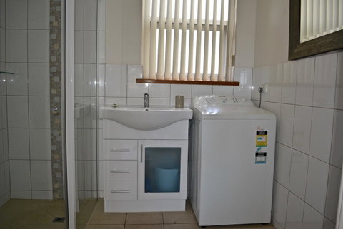 Longbeach Apartments - Accommodation Rockhampton 6
