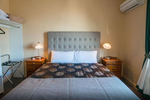 Tailem Bend Riverside Hotel - Accommodation Rockhampton 2