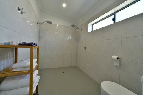 Great Northern Lodge - Accommodation Rockhampton 2