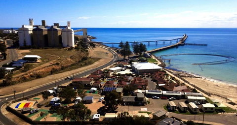 Wallaroo Beachfront Tourist Park - Accommodation Rockhampton 2